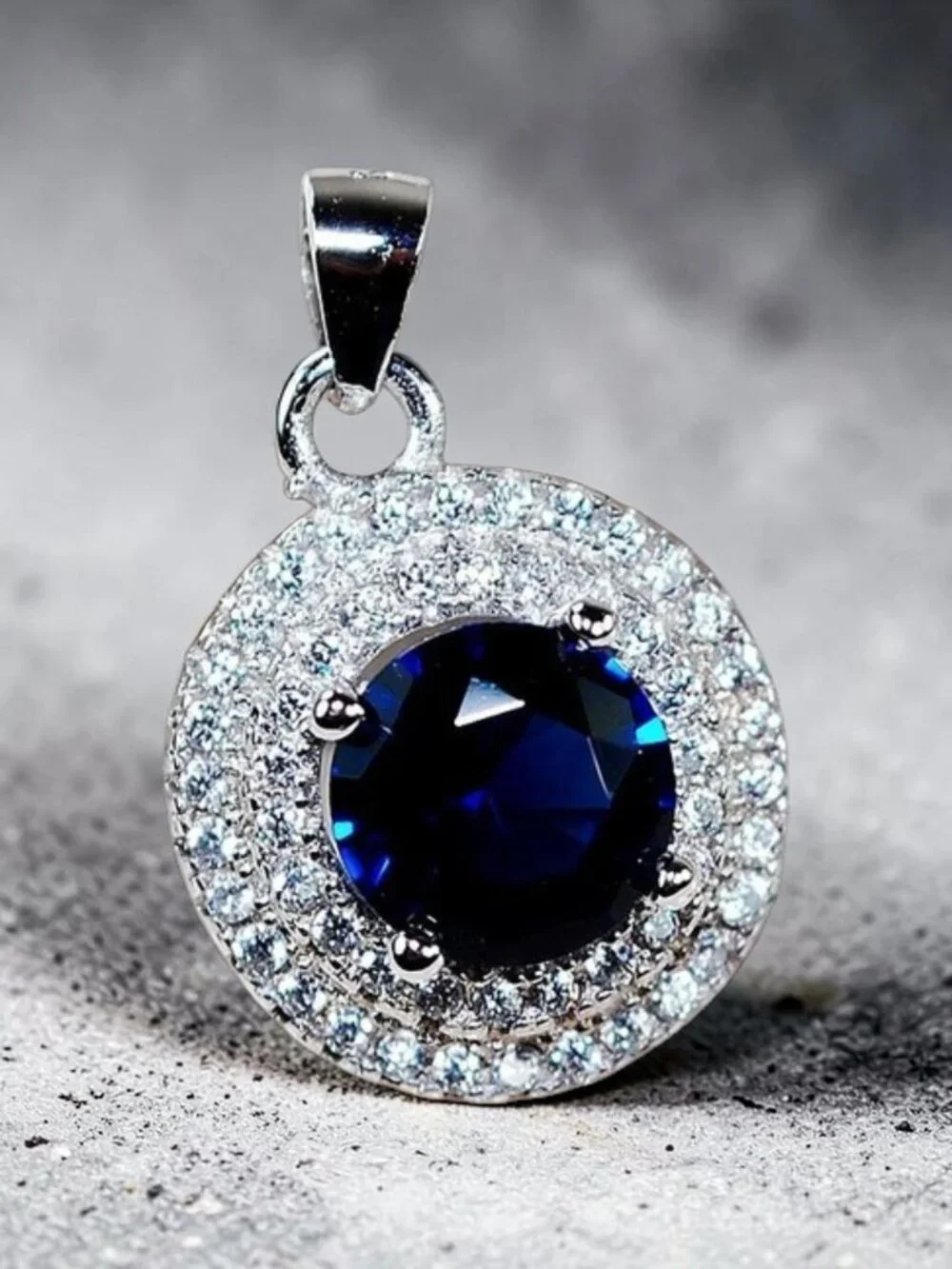 2CT Blue Sapphire & White Topaz 925 Sterling Silver Pendant